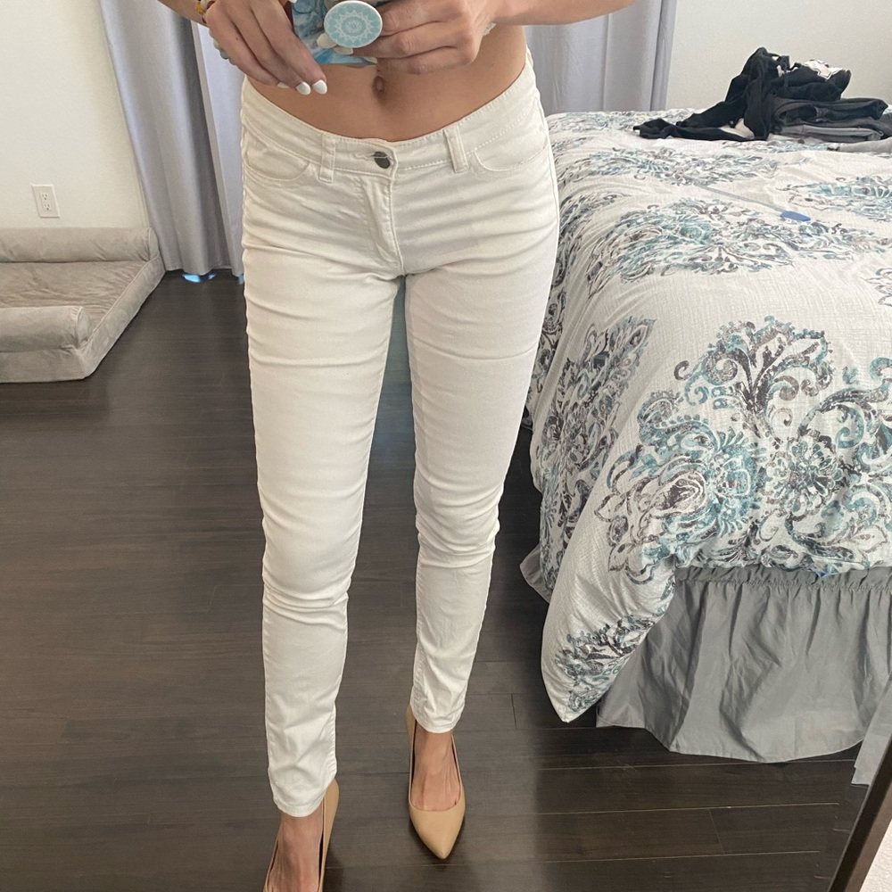White stretchy denim jeans high waist